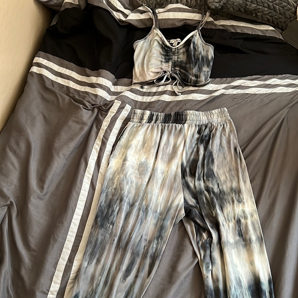 2 piece set crop top and pants